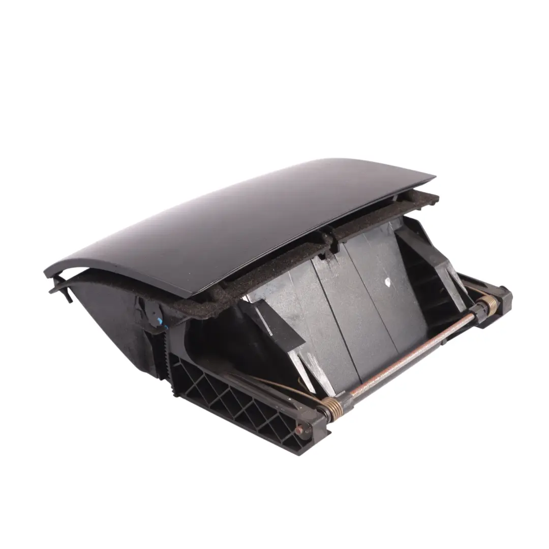 7L Mittelkonsolenfach Ablagefach für VW Volkswagen Touareg mit Teilenummer 7L6857919 VW Volkswagen Touareg 7L Mittelkonsolenfach Ablagefach - SKU 7L6857919 - Teilenummer 7L6857919