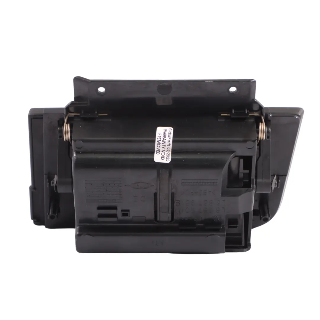 7L Komora Popielniczki Tył Lewo do VW Volkswagen Touareg o numerze 7L6857977A VW Volkswagen Touareg 7L Komora Popielniczki Tył Lewo - SKU 7L6857977A - Numer Części 7L6857977A