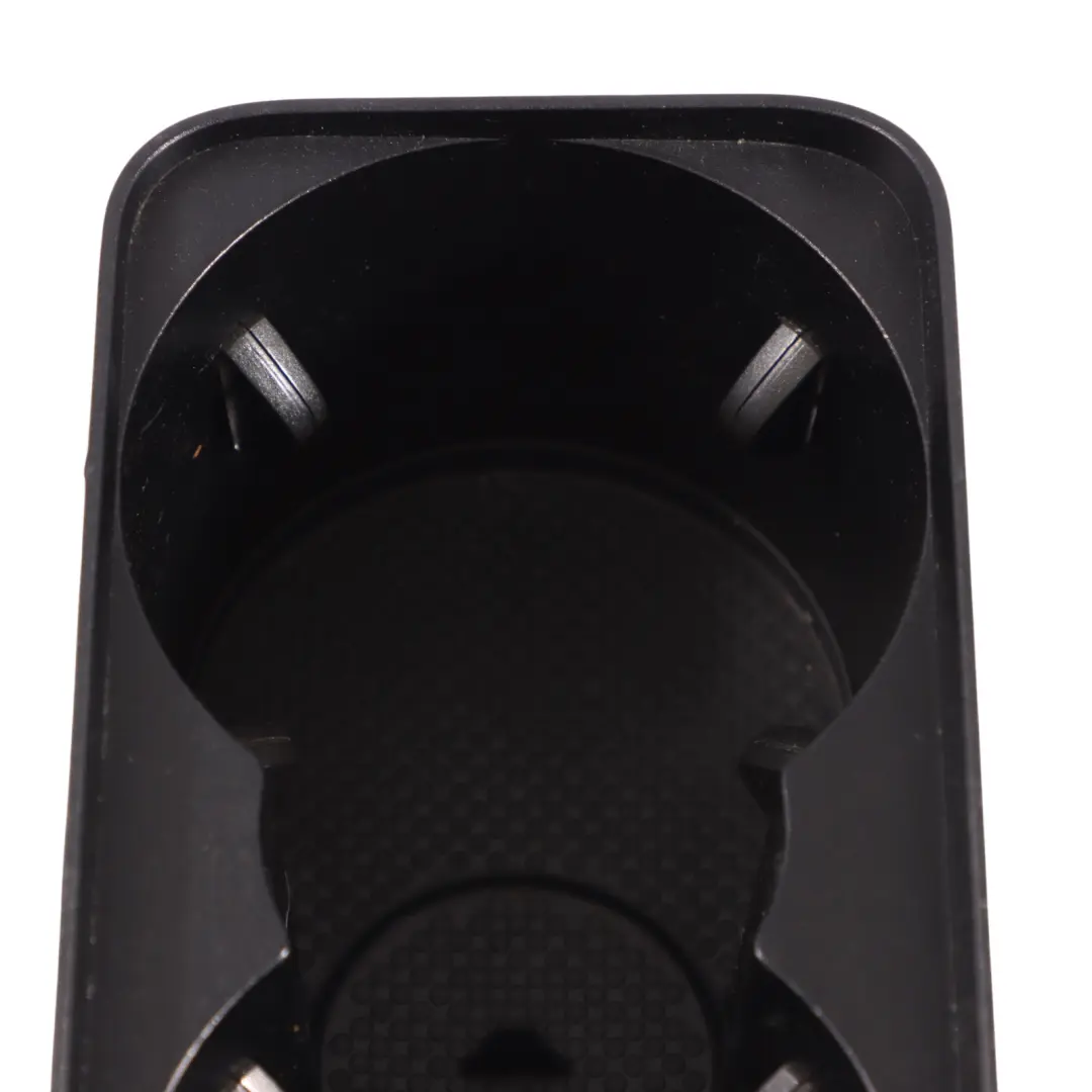 7L Getränkehalter Für Mittel Konsole Schwarz für Volkswagen Touareg mit Teilenummer 7L6858602C Volkswagen Touareg 7L Getränkehalter Für Mittel Konsole Schwarz - SKU 7L6858602C - Teilenummer 7L6858602C