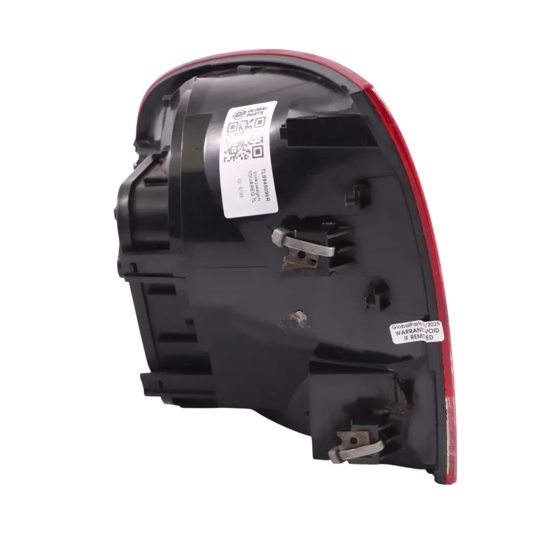 7L Feu arrière extérieur droit pour VW Volkswagen Touareg à propos du numéro de pièce 7L6945096R VW Volkswagen Touareg 7L Feu arrière extérieur droit - SKU 7L6945096R - Numéro de pièce 7L6945096R