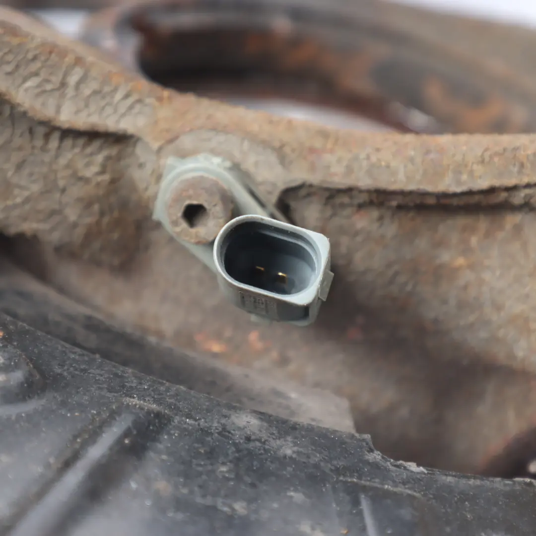 Front Axle Stub Wheel Knuckle Carrier Mount Right O/S to Audi Q7 4L with Part number 7L8407258A Audi Q7 4L Front Axle Stub Wheel Knuckle Carrier Mount Right O/S - SKU 7L8407258A - Part number 7L8407258A