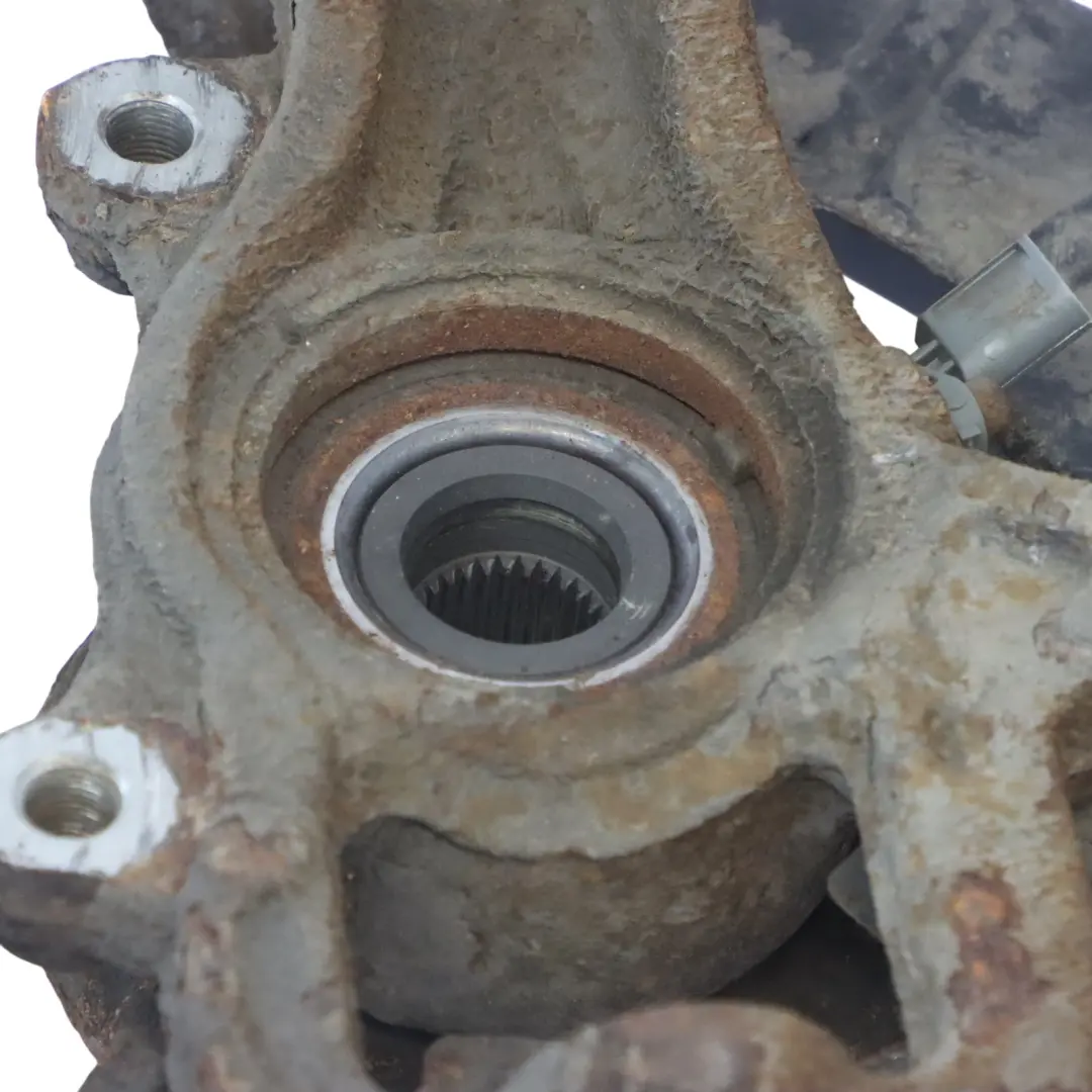 Audi Q7 4L Zwrotnica Piasta Wspornik Mocowanie Koła Prawy Przód 7L8407257C - SKU 7L8407258C - Numer Części 7L8407258C