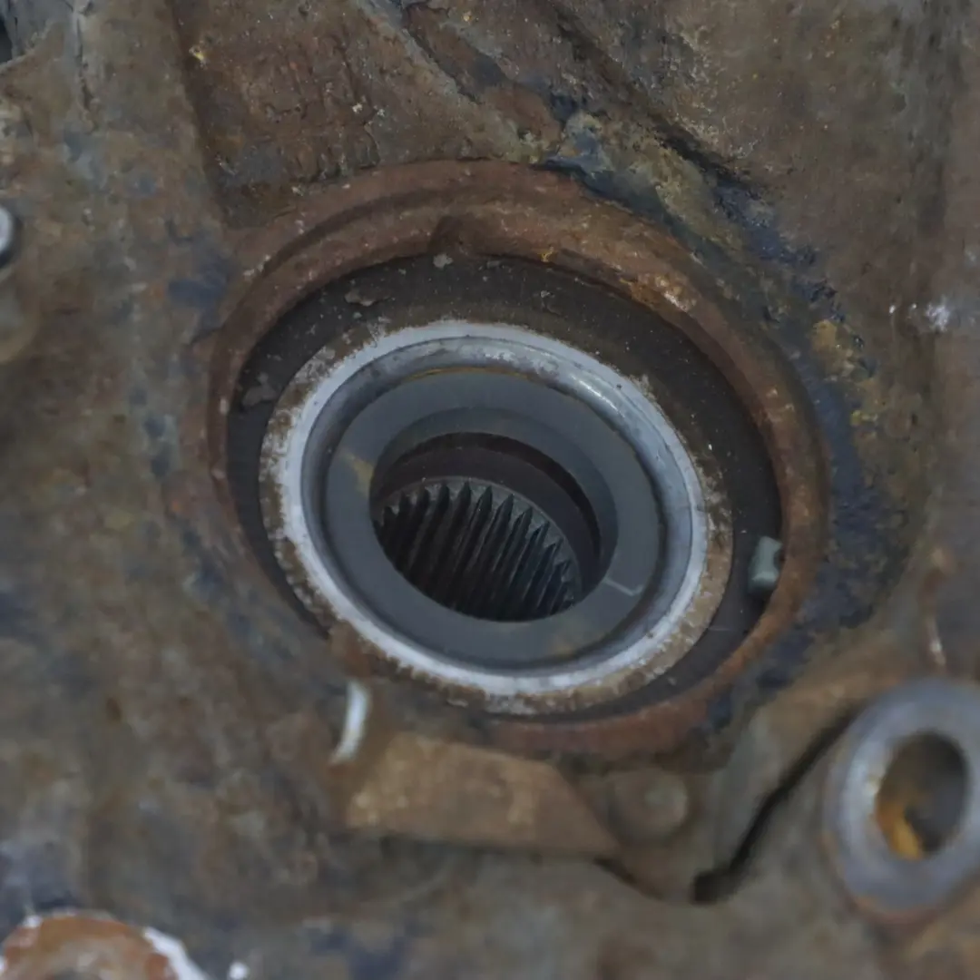 Zwrotnica Tył Lewo do Audi Q7 4L o numerze 7L8505435A Audi Q7 4L Zwrotnica Tył Lewo - SKU 7L8505435A-1 - Numer Części 7L8505435A