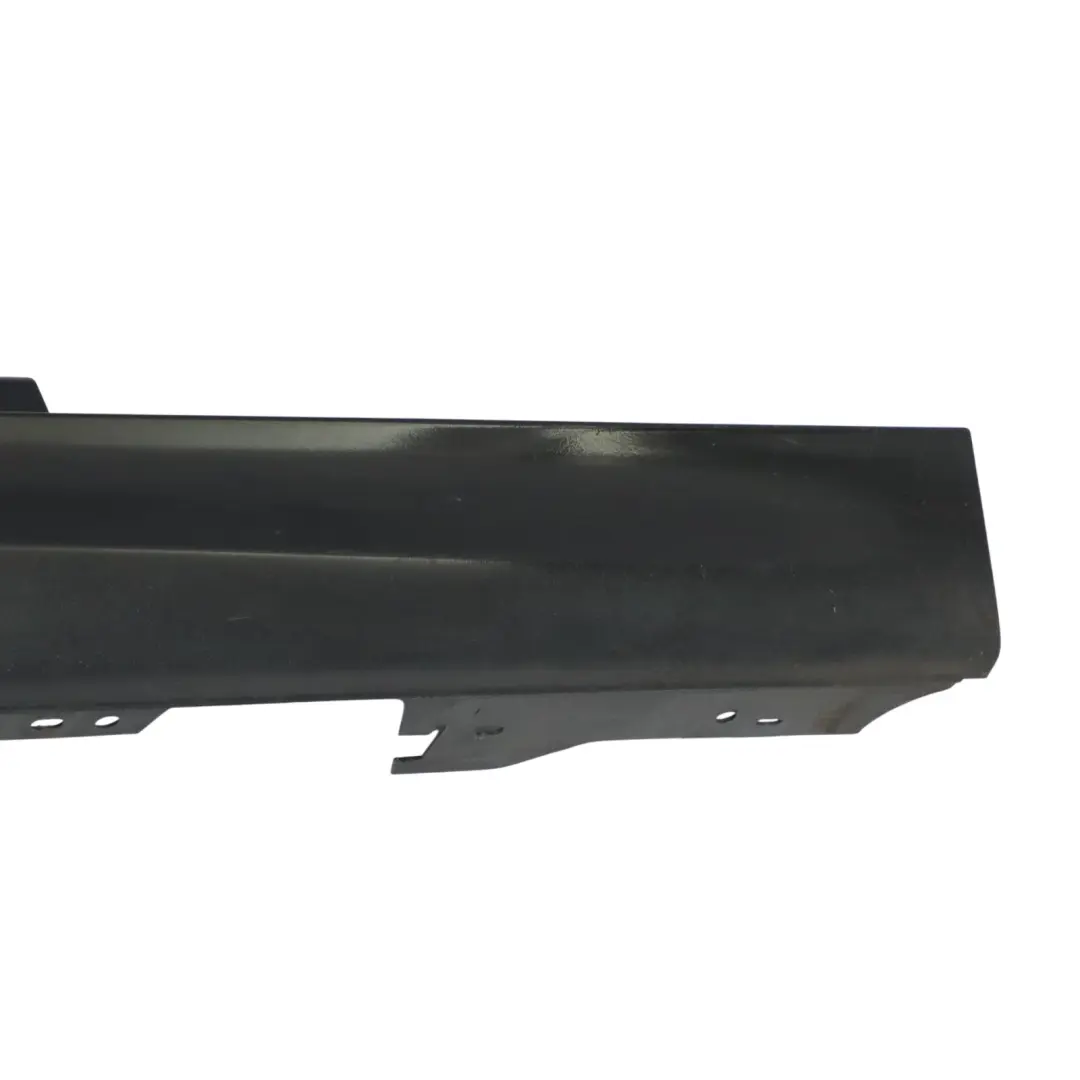 Gonna laterale M Sport Sill Strip Right Black Sapphire Metallic 475 per BMW F21 F22 con numero di parte 8056818 BMW F21 F22 Gonna laterale M Sport Sill Strip Right Black Sapphire Metallic 475 - SKU 8056818-BS2 - Numero di parte 8056818