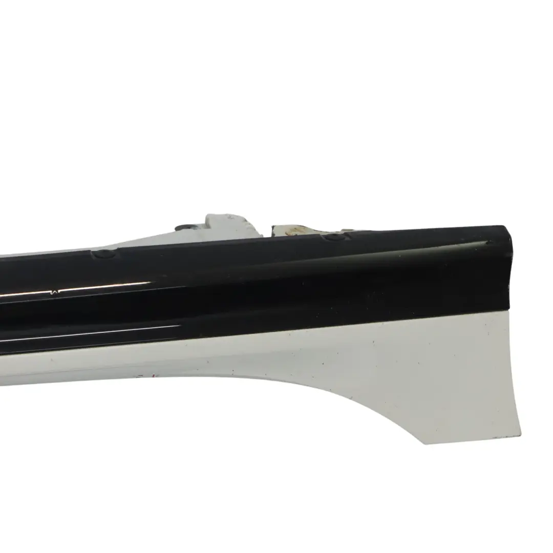 BMW F44 M Sport Moldura de umbral de puerta Faldón Alpinweiss 3 Blanco - 300 - SKU 8080946-AW - Número de pieza 8080946
