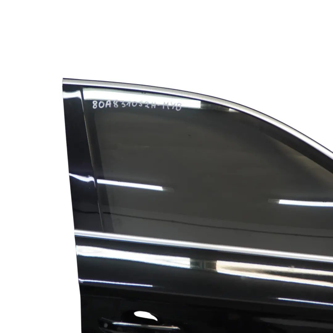 Porta Anteriore Destra Mythical Black Metallic Nero - Y9T per Audi Q5 FY con numero di parte 80A831052H Audi Q5 FY Porta Anteriore Destra Mythical Black Metallic Nero - Y9T - SKU 80A831052H-MYB - Numero di parte 80A831052H