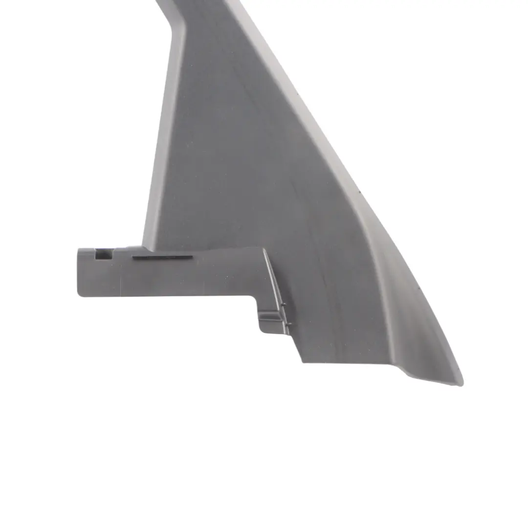 RSQ3 F3 Sportback Moldura Ventana Puerta Trasera Derecha Negro para Audi con número de pieza 83F867672 Audi RSQ3 F3 Sportback Moldura Ventana Puerta Trasera Derecha Negro - SKU 83F867672 - Número de pieza 83F867672