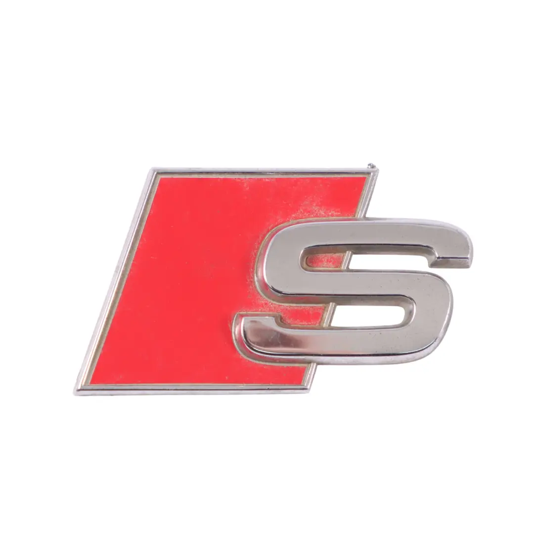 Audi S4 B8 Emblème de coffre pour hayon S4 - SKU 8D0853737G - Numéro de pièce 8D0853737G