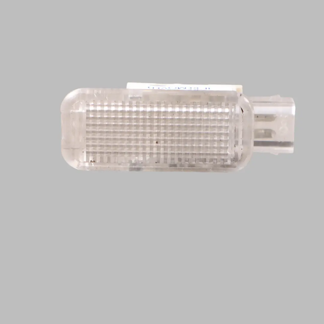 Audi A6 C6 Lampka Oświetlenia Kabiny Wnętrza - SKU 8D0947415 - Numer Części 8D0947415