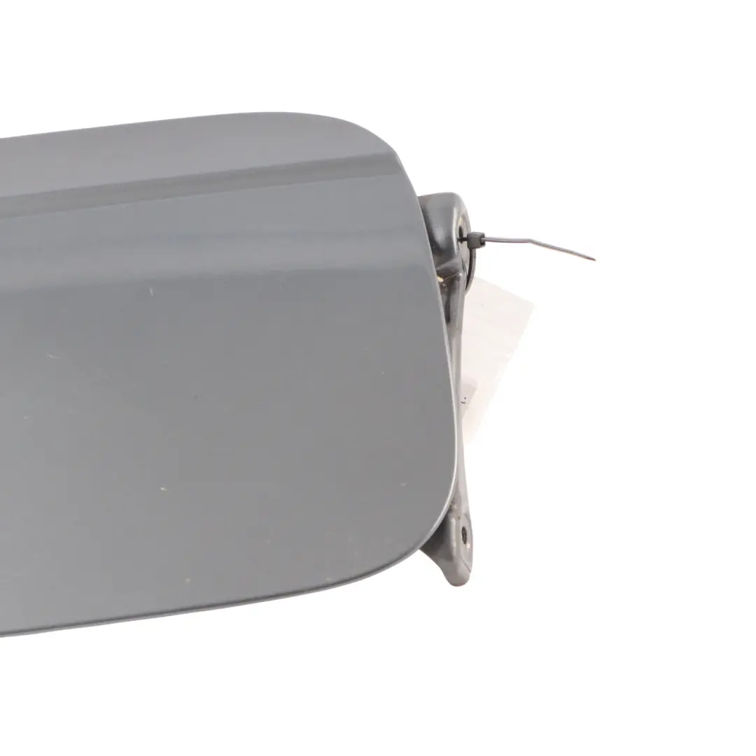 Audi A4 B7 Couvercle Trappe Réservoir Gris Dauphin Métallisé – X7Z - SKU 8E0809905E-DGM - Numéro de pièce 8E0809905E