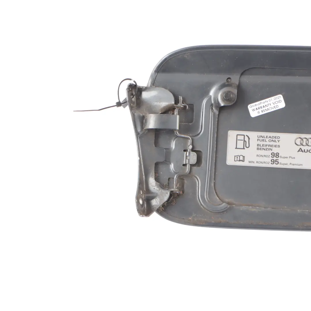 Audi A4 B7 Couvercle Trappe Réservoir Gris Dauphin Métallisé – X7Z - SKU 8E0809905E-DGM - Numéro de pièce 8E0809905E