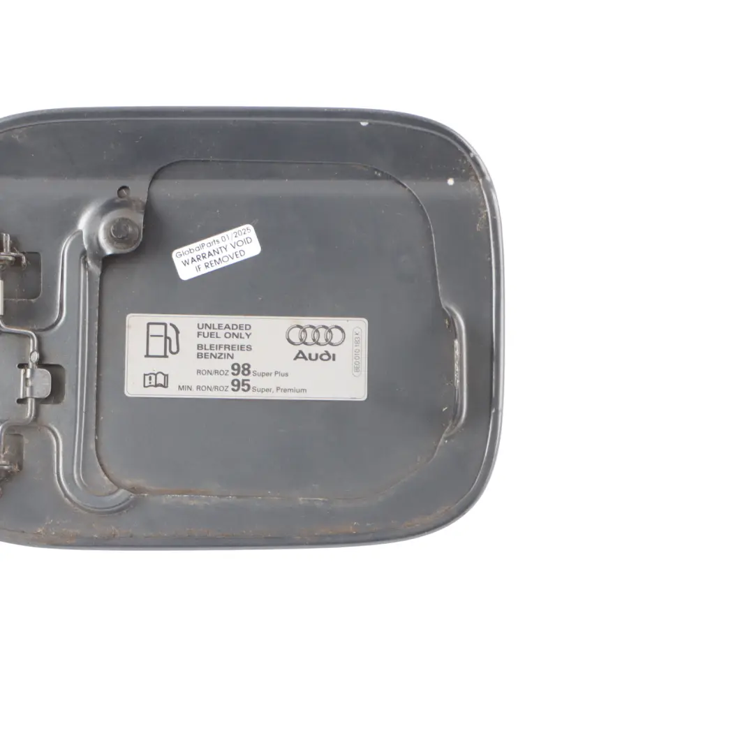 Audi A4 B7 Couvercle Trappe Réservoir Gris Dauphin Métallisé – X7Z - SKU 8E0809905E-DGM - Numéro de pièce 8E0809905E