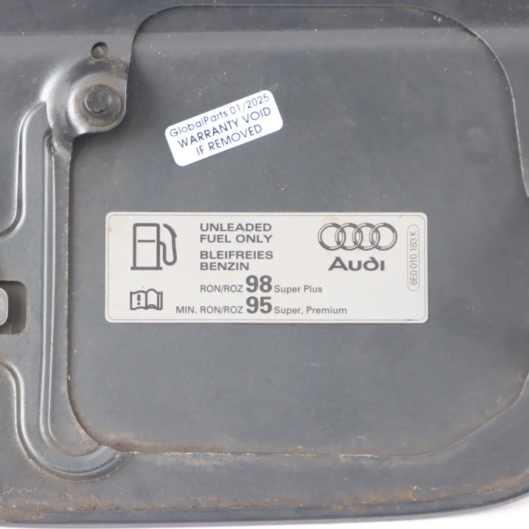 Audi A4 B7 Couvercle Trappe Réservoir Gris Dauphin Métallisé – X7Z - SKU 8E0809905E-DGM - Numéro de pièce 8E0809905E