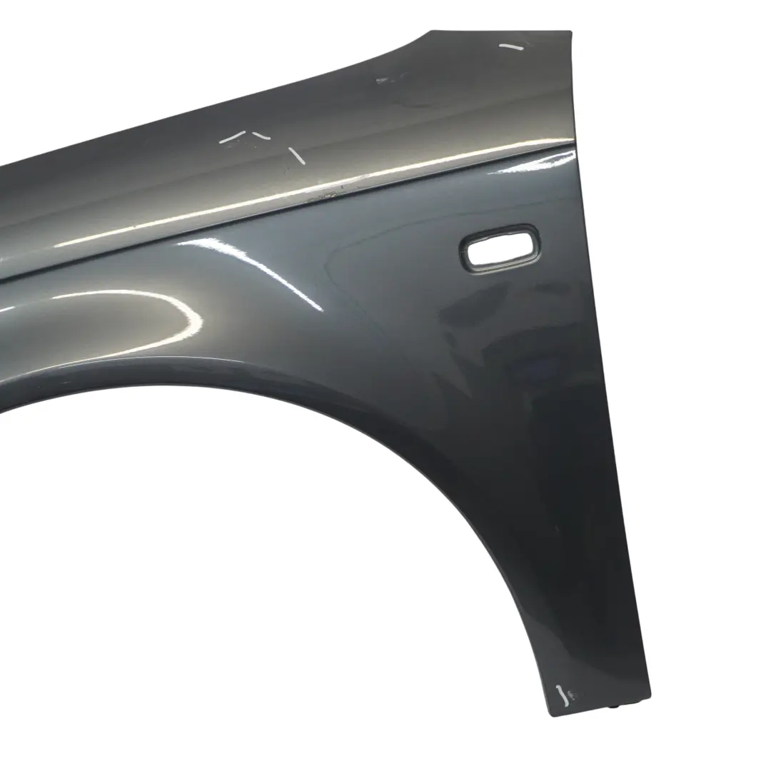 Pannello Laterale Anteriore Sinistro Parafango Dolphin Grey - X7Z per Audi A4 B7 con numero di parte 8E0821105F Audi A4 B7 Pannello Laterale Anteriore Sinistro Parafango Dolphin Grey - X7Z - SKU 8E0821105F-DGM - Numero di parte 8E0821105F