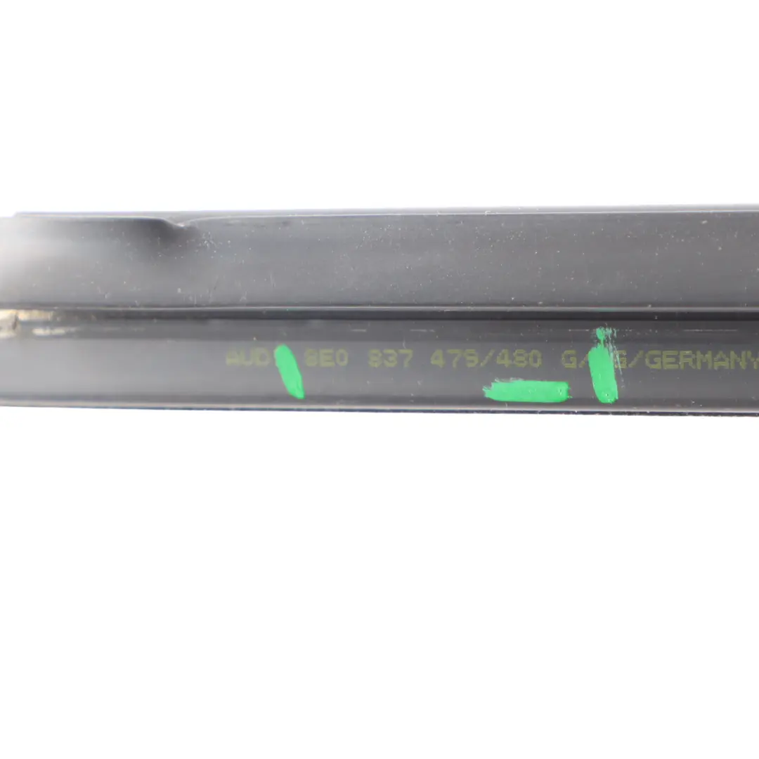 Interior Puerta Ventana Canal Tapa Del Sello Delantero Derecho para Audi Q3 8U con número de pieza 8E0837480G Audi Q3 8U Interior Puerta Ventana Canal Tapa Del Sello Delantero Derecho - SKU 8E0837480G - Número de pieza 8E0837480G