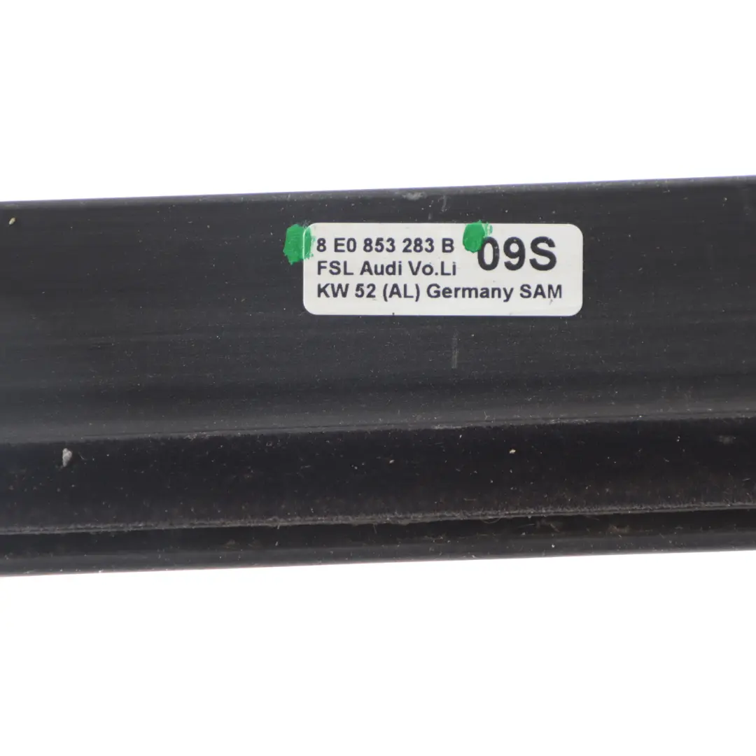 Listwa Szyby Drzwi Lewa Przednia Lewy Przód Chrom do Audi A4 B7 o numerze 8E0853283G Audi A4 B7 Listwa Szyby Drzwi Lewa Przednia Lewy Przód Chrom - SKU 8E0853283G - Numer Części 8E0853283G