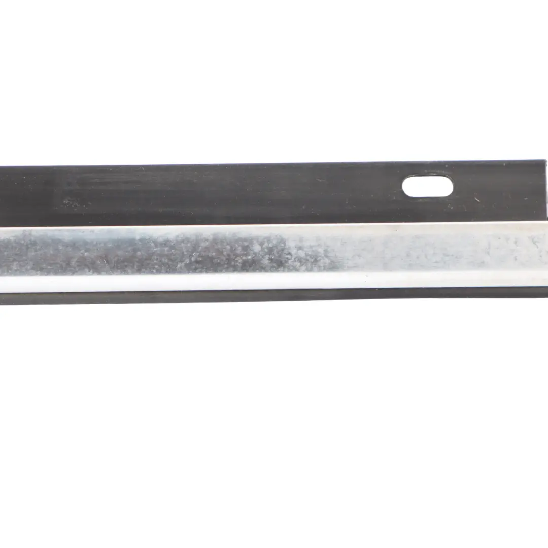 Tapa canal sellado ventanilla puerta delantera izquierda para Audi A4 B7 con número de pieza 8E0853283G Audi A4 B7 Tapa canal sellado ventanilla puerta delantera izquierda - SKU 8E0853283G - Número de pieza 8E0853283G