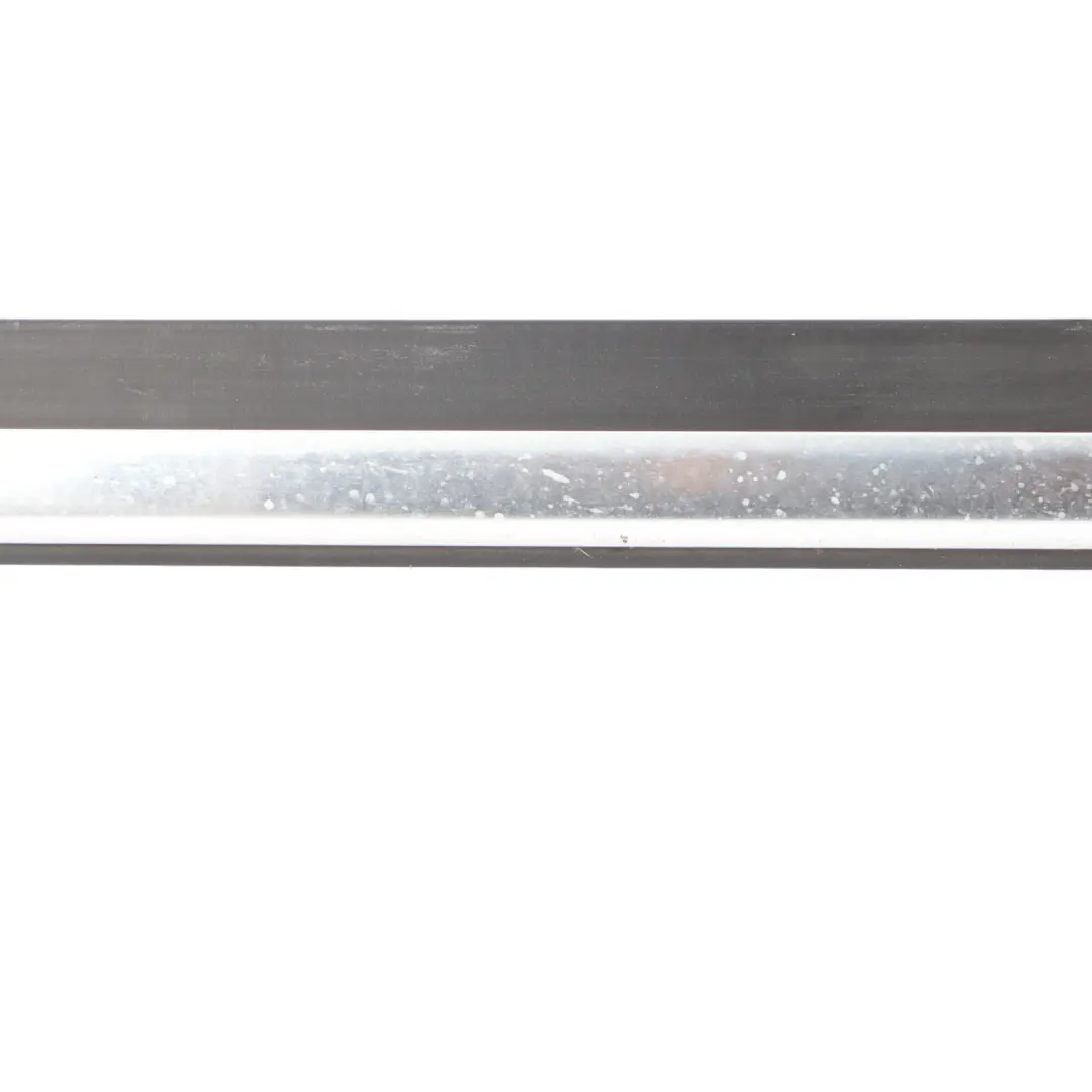 Guarnizione Finestrino Porta Striscia Copertura Anteriore Sinistro per Audi A4 B7 con numero di parte 8E0853283G Audi A4 B7 Guarnizione Finestrino Porta Striscia Copertura Anteriore Sinistro - SKU 8E0853283G - Numero di parte 8E0853283G