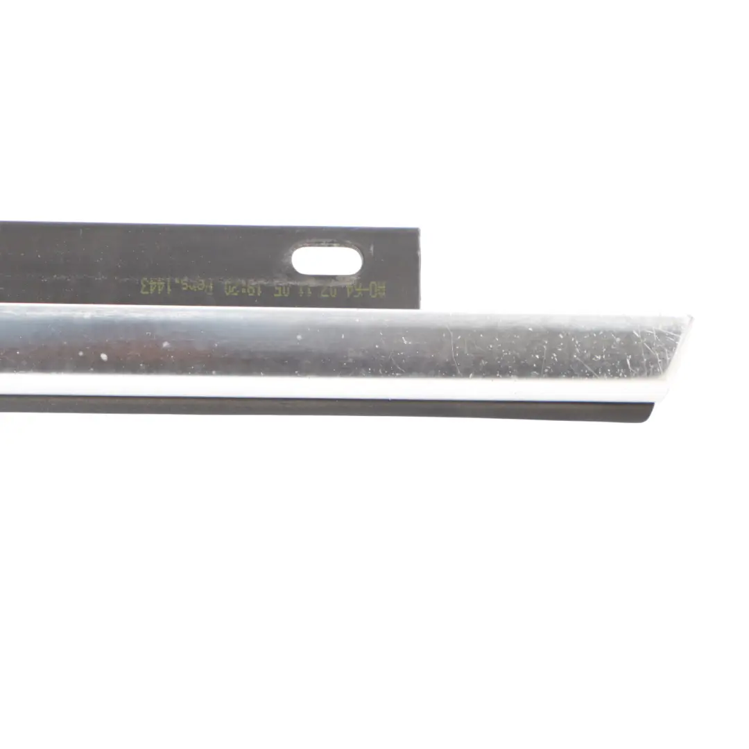 Porta Finestra Striscia Copertura Posteriore Destra per Audi A4 B7 con numero di parte 8E0853764G Audi A4 B7 Porta Finestra Striscia Copertura Posteriore Destra - SKU 8E0853764G - Numero di parte 8E0853764G