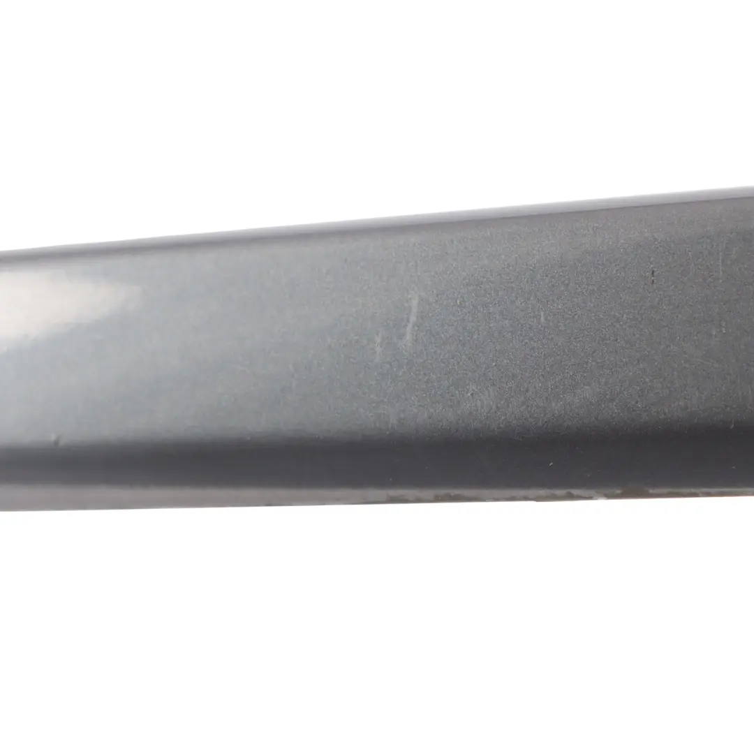 Moulure De Porte Avant Droite Gris Dauphin X7Z pour Audi A4 B7 à propos du numéro de pièce 8E0853954 Audi A4 B7 Moulure De Porte Avant Droite Gris Dauphin X7Z - SKU 8E0853954-DGM - Numéro de pièce 8E0853954