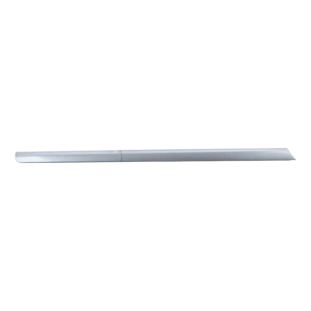 Audi A4 B7 Baguette De Porte Avant Gauche Finition Gris Dauphin Métallisé - X7Z - SKU 8E0853959C-DGM - Numéro de pièce 8E0853959C