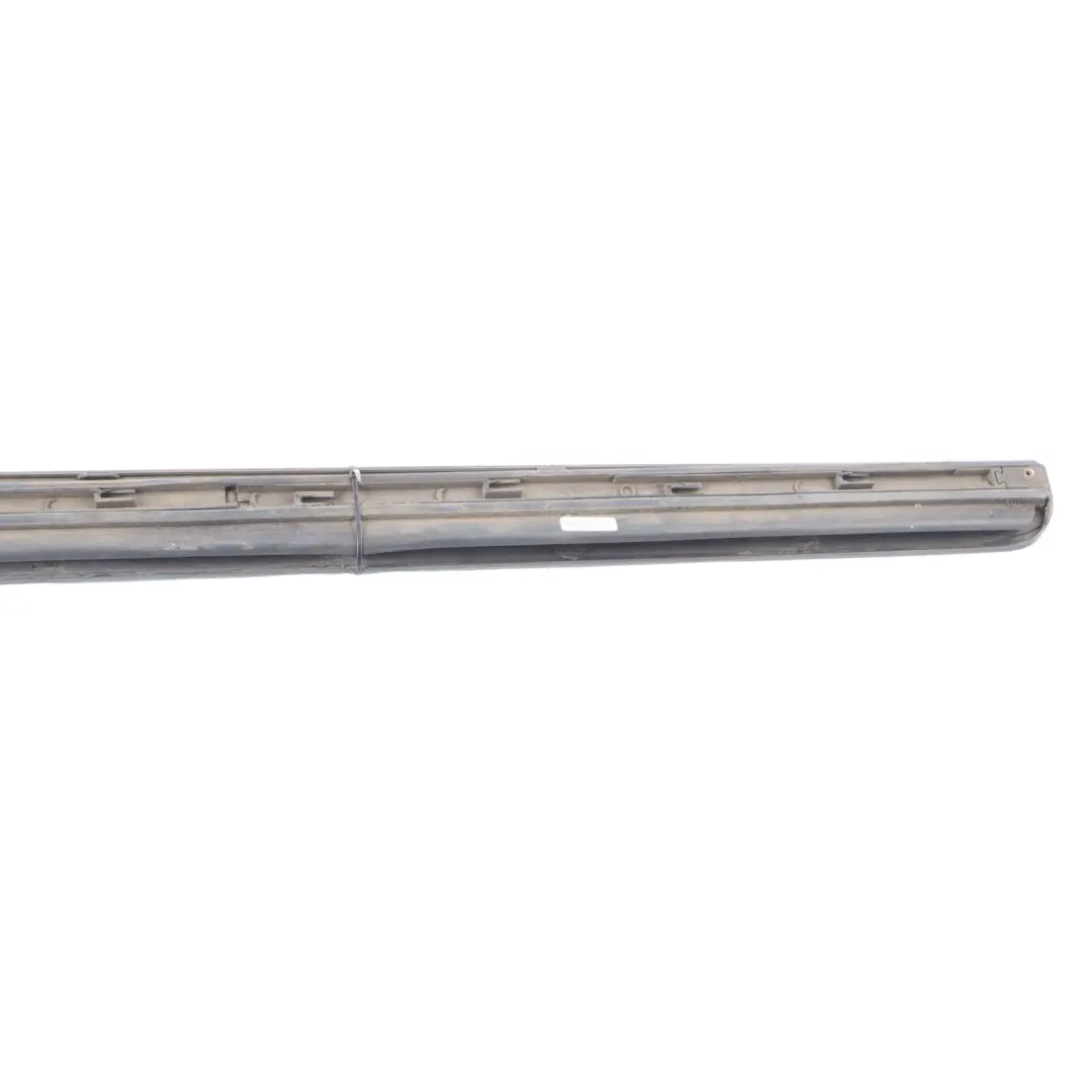 Audi A4 B7 Baguette De Porte Avant Gauche Finition Gris Dauphin Métallisé - X7Z - SKU 8E0853959C-DGM - Numéro de pièce 8E0853959C