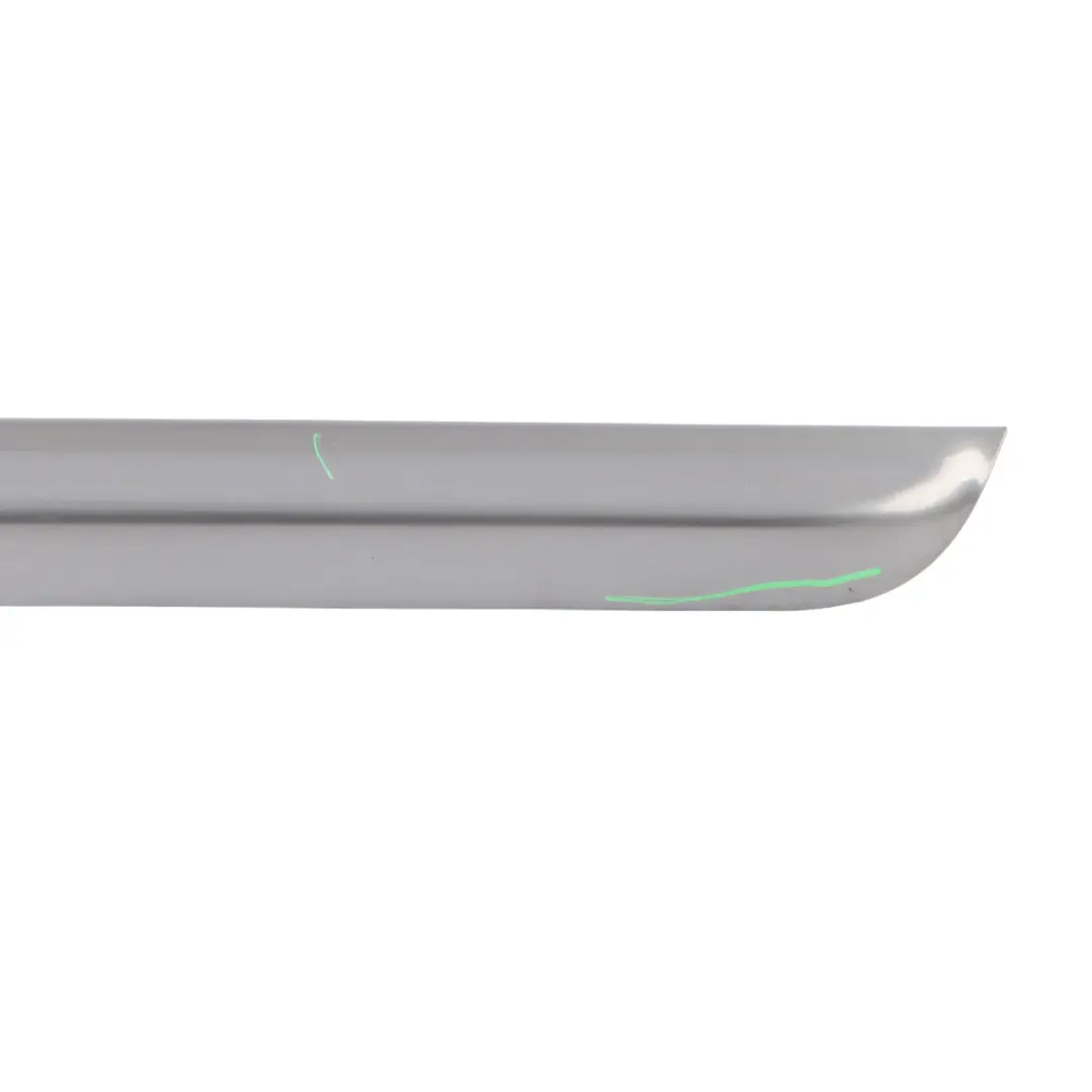 Modanatura Inferiore Porta Posteriore Sinistra Grigio Delfino X7Z per Audi A4 B7 con numero di parte 8E0853969D Audi A4 B7 Modanatura Inferiore Porta Posteriore Sinistra Grigio Delfino X7Z - SKU 8E0853969D-DGM - Numero di parte 8E0853969D
