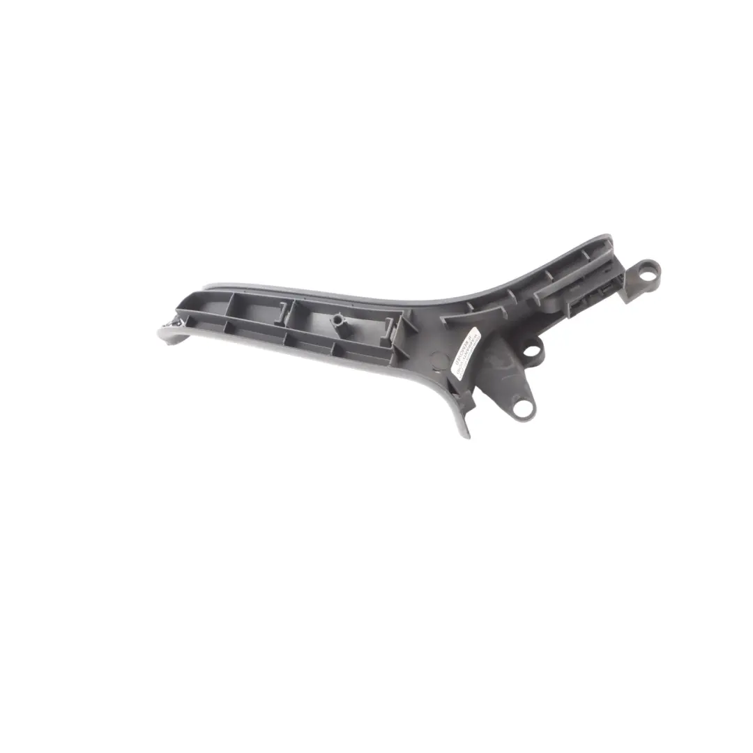 Tylna Prawa Maskownica Klamki Boczka Drzwi 8E0868394 do Audi A4 B7 o numerze 8E0868394A Audi A4 B7 Tylna Prawa Maskownica Klamki Boczka Drzwi 8E0868394 - SKU 8E0868394A - Numer Części 8E0868394A
