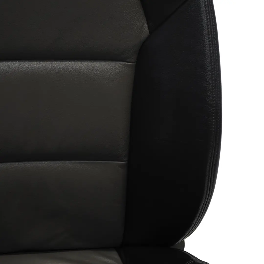 Fotel Sport Prawy Przód Skórzany Achat Soul do Audi A4 B7 8E o numerze 8E0881806AN Audi A4 B7 8E Fotel Sport Prawy Przód Skórzany Achat Soul - SKU 8E0881806AN-1 - Numer Części 8E0881806AN