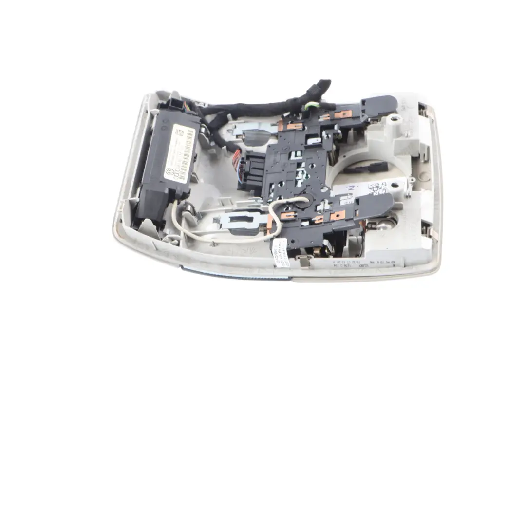 Interior Headliner Cortesía Techo Luz De Lectura Panel para Audi A4 B7 con número de pieza 8E0947135A Audi A4 B7 Interior Headliner Cortesía Techo Luz De Lectura Panel - SKU 8E0947135A - Número de pieza 8E0947135A