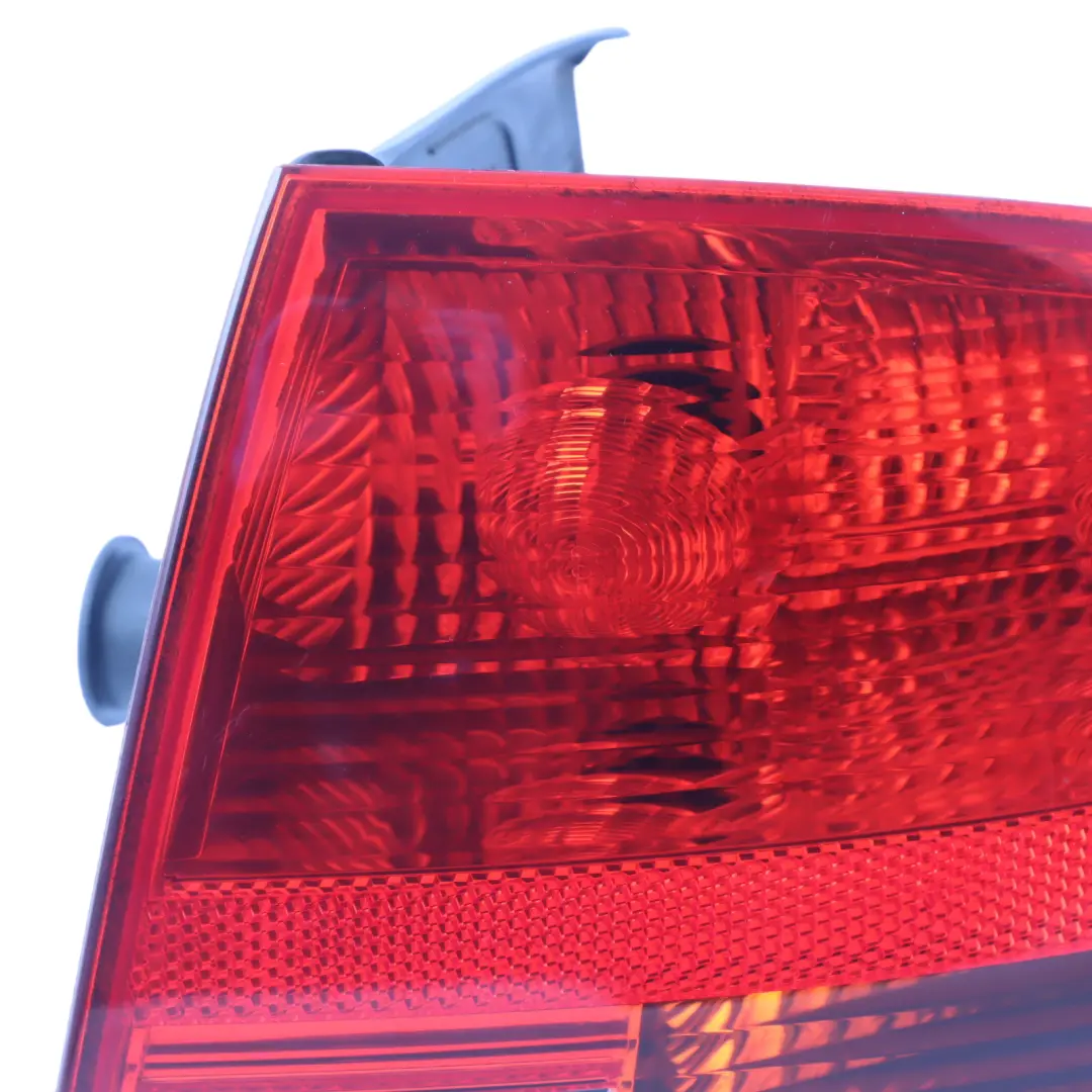 Lamp Tail Light Fender Outer Right O/S to Audi A4 B7 Rear with Part number 8E5945096 Audi A4 B7 Rear Lamp Tail Light Fender Outer Right O/S - SKU 8E5945096 - Part number 8E5945096