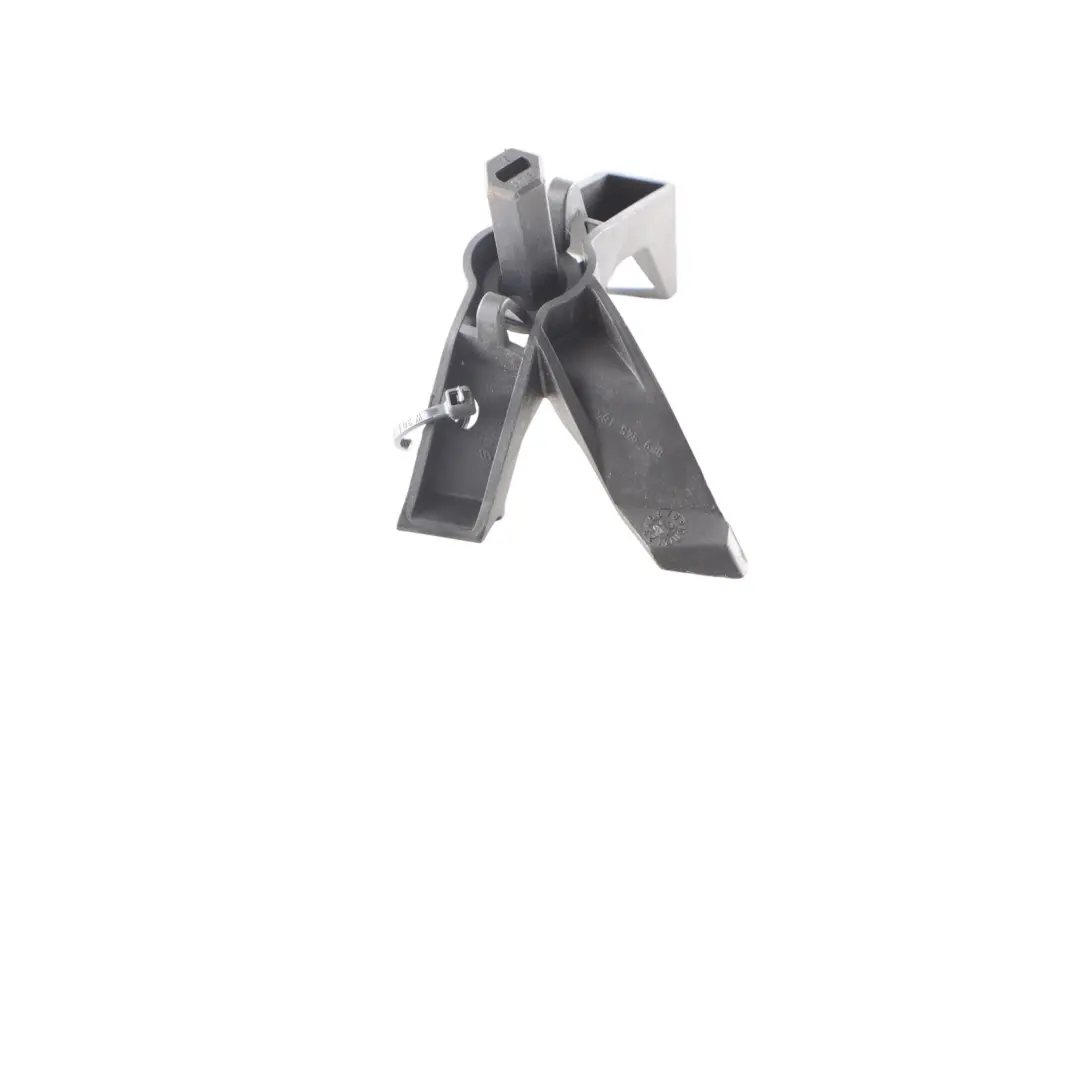 Audi A4 B7 Avant Rear Right O/S Tailgate Light Angle Bracket Holder - SKU 8E9945184 - Part number 8E9945184