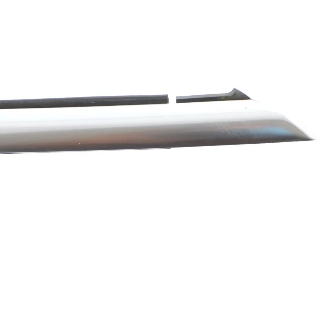 Moldura Ventana Puerta Delantera Derecha para Audi A5 8T S Line con número de pieza 8F0853284 Audi A5 8T S Line Moldura Ventana Puerta Delantera Derecha - SKU 8F0853284 - Número de pieza 8F0853284