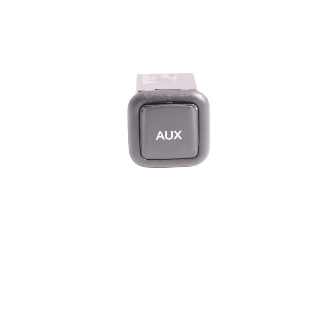 AUX Connection Port Socket to Audi A1 8X with Part number 8J0035475 Audi A1 8X AUX Connection Port Socket - SKU 8J0035475 - Part number 8J0035475