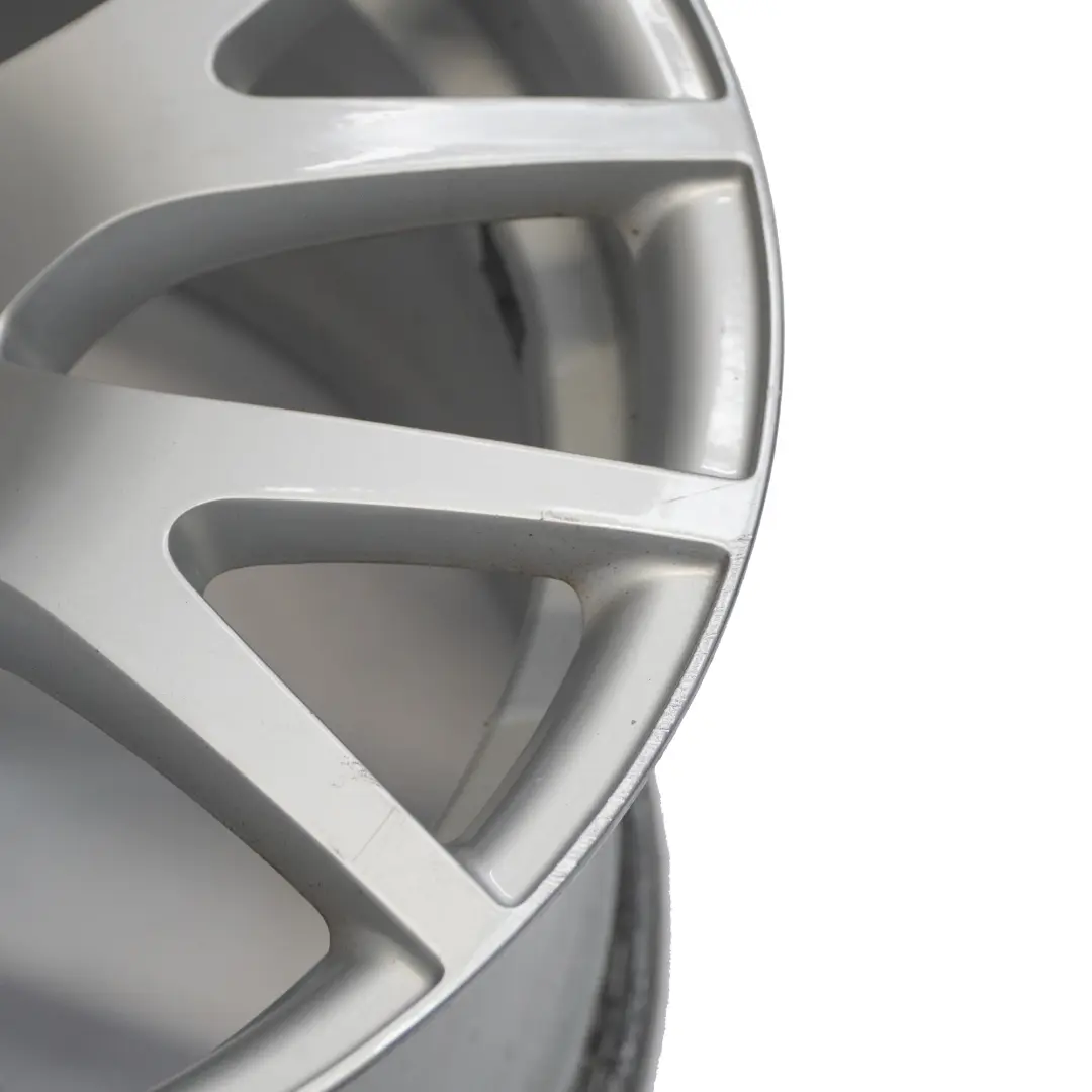 8N Jante Alliage Argent 17" ET:50 8,5J pour Audi TT à propos du numéro de pièce 8J0601025A Audi TT 8N Jante Alliage Argent 17" ET:50 8,5J - SKU 8J0601025A-1 - Numéro de pièce 8J0601025A