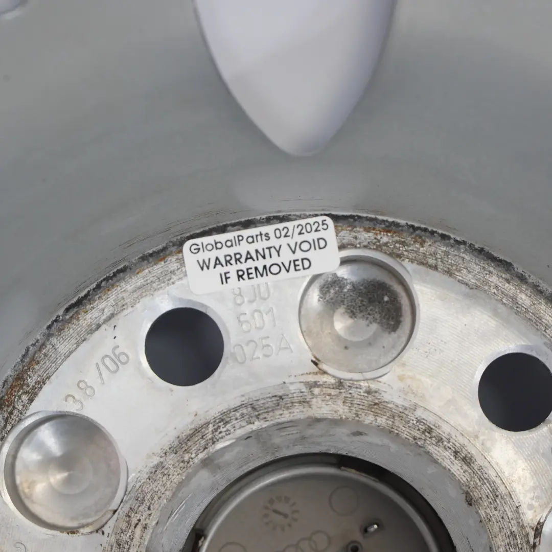 Mk2 8J Jante En Alliage Argenté 17" ET:50 8,5J pour Audi TT à propos du numéro de pièce 8J0601025A Audi TT Mk2 8J Jante En Alliage Argenté 17" ET:50 8,5J - SKU 8J0601025A-2 - Numéro de pièce 8J0601025A