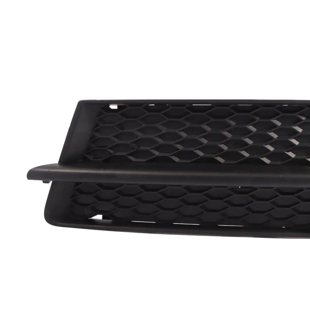 Frontstoßstange Nebelscheinwerfer Rahmen Abdeckung Links für Audi TT 8J mit Teilenummer 8J0807681 Audi TT 8J Frontstoßstange Nebelscheinwerfer Rahmen Abdeckung Links - SKU 8J0807681 - Teilenummer 8J0807681