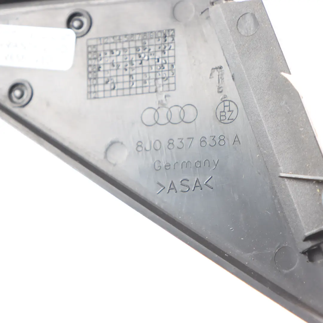 Rivestimento interno porta anteriore triangolo destro nero per Audi TT 8J con numero di parte 8J0837638A Audi TT 8J Rivestimento interno porta anteriore triangolo destro nero - SKU 8J0837638A - Numero di parte 8J0837638A