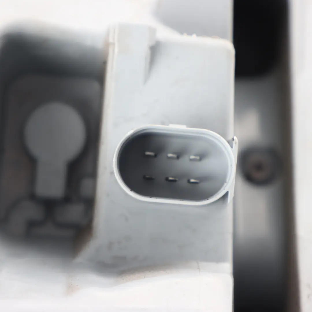 Audi TT 8J Lampe Éclairage Couvercle Coffre Hayon Arrière Droit - SKU 8J0945096G - Numéro de pièce 8J0945096G