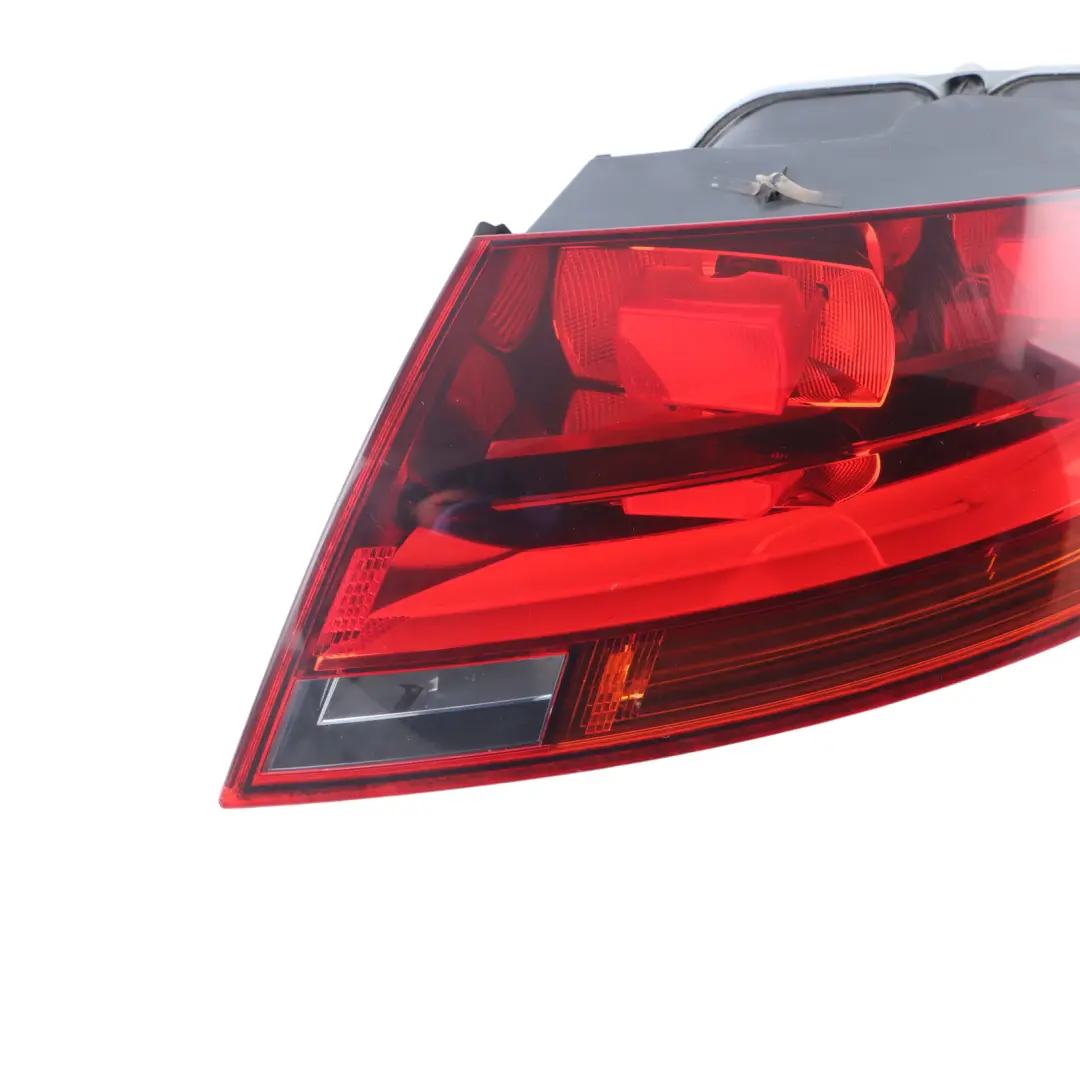 Audi TT 8J Lampe Éclairage Couvercle Coffre Hayon Arrière Droit - SKU 8J0945096G - Numéro de pièce 8J0945096G