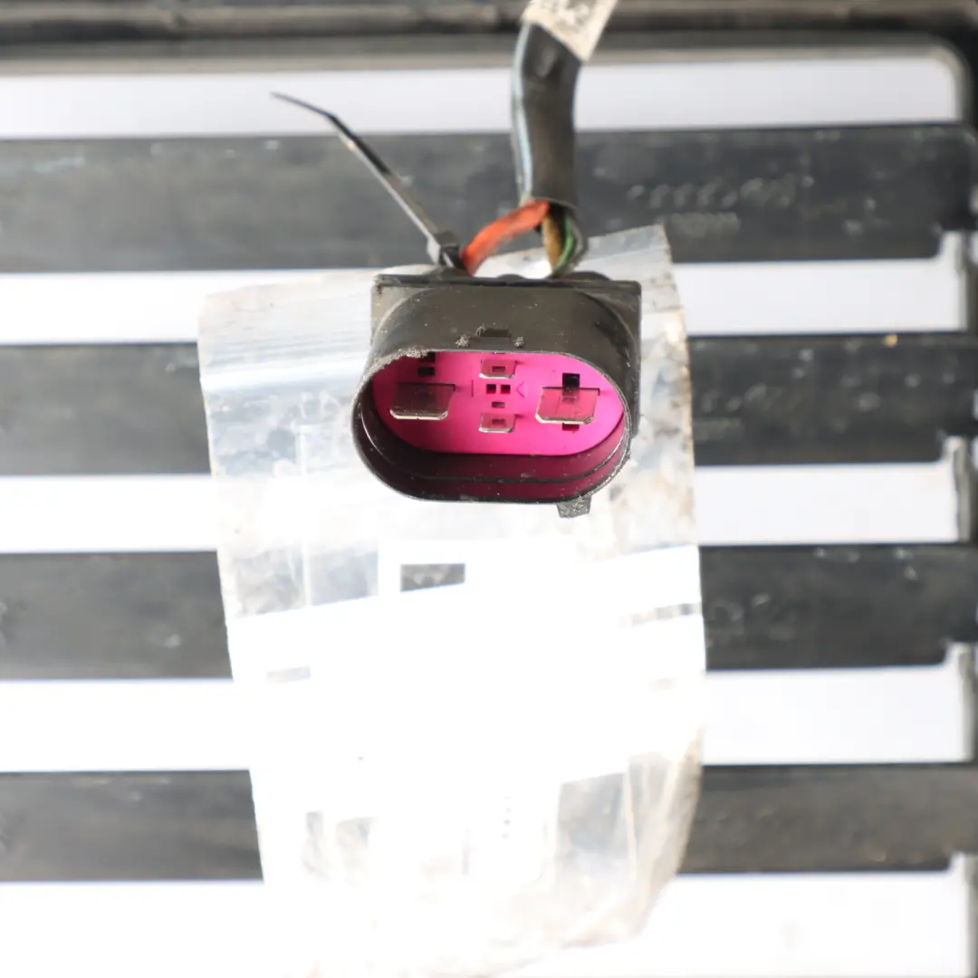 Radiator Fan Engine Motor Cooling to Audi A4 B8 with Part number 8K0121207B Audi A4 B8 Radiator Fan Engine Motor Cooling - SKU 8K0121207B - Part number 8K0121207B