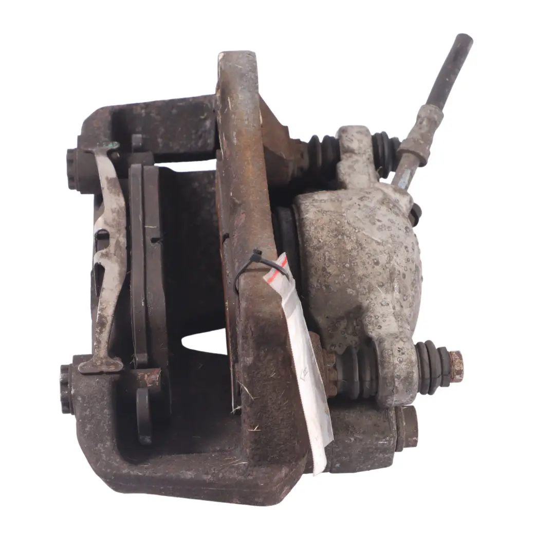 Audi A5 8T Boîtier de support d'étrier de frein avant droit - SKU 8K0615124B - Numéro de pièce 8K0615124B