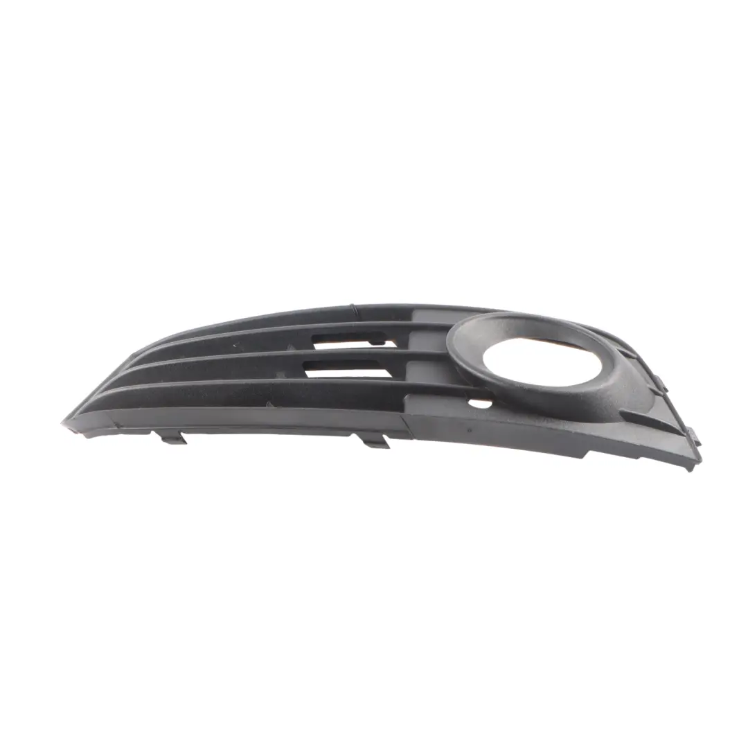 Audi A4 B8 Grille Antibrouillard Pare-Chocs Avant Droit - SKU 8K0807682A - Numéro de pièce 8K0807682A