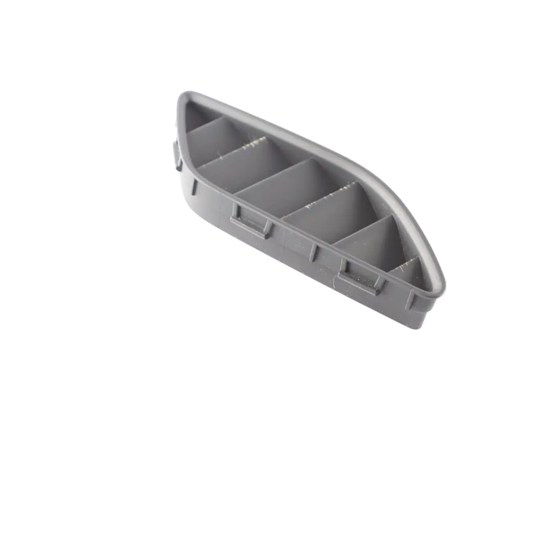 Kratka Nawiewu Deski Rozdzielczej Prawa do Audi A4 B8 o numerze 8K0819794 Audi A4 B8 Kratka Nawiewu Deski Rozdzielczej Prawa - SKU 8K0819794 - Numer Części 8K0819794