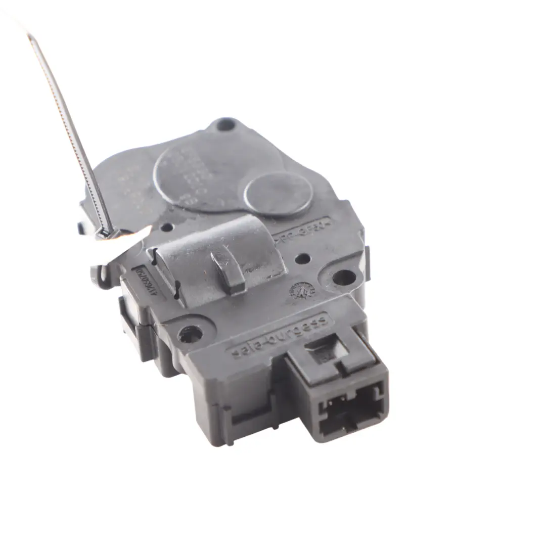 8K Motore Posizionamento Sportello Climatizzatore per Audi A5 S5 8T A4 B8 con numero di parte 8K0820511C Audi A5 S5 8T A4 B8 8K Motore Posizionamento Sportello Climatizzatore - SKU 8K0820511C - Numero di parte 8K0820511C