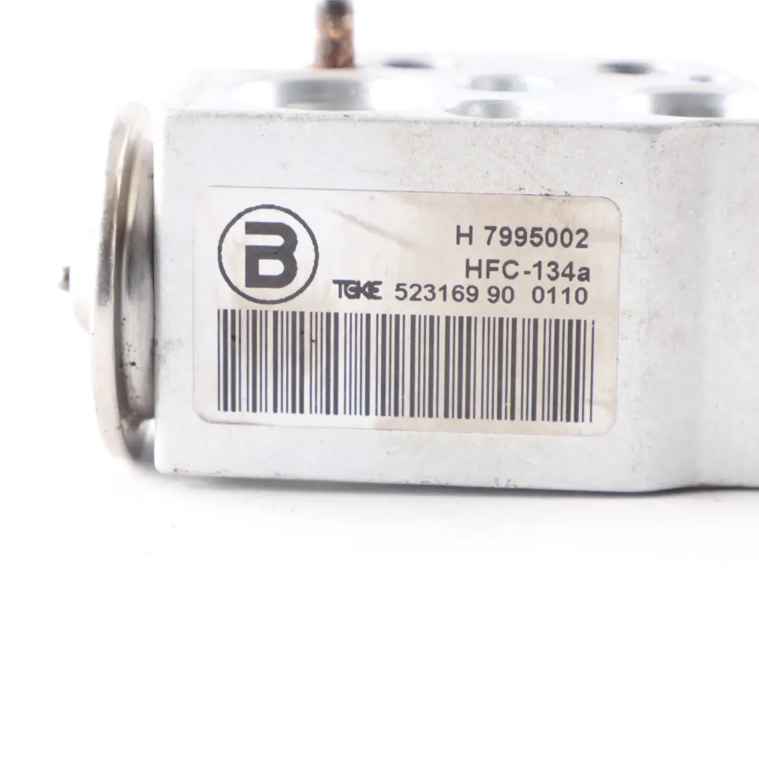 Expansion Valve Air Conditioning A/C to Audi A4 B8 S5 8T with Part number 8K0820679 Audi A4 B8 S5 8T Expansion Valve Air Conditioning A/C - SKU 8K0820679 - Part number 8K0820679