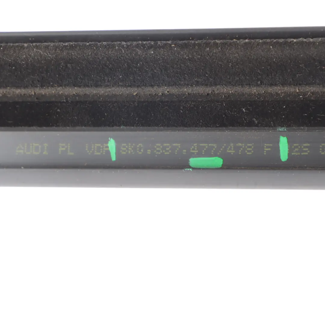 Finestra Striscia Porta Anteriore Sinistra Modanatura Guarnizione per Audi A4 B8 con numero di parte 8K0837477F Audi A4 B8 Finestra Striscia Porta Anteriore Sinistra Modanatura Guarnizione - SKU 8K0837477F - Numero di parte 8K0837477F