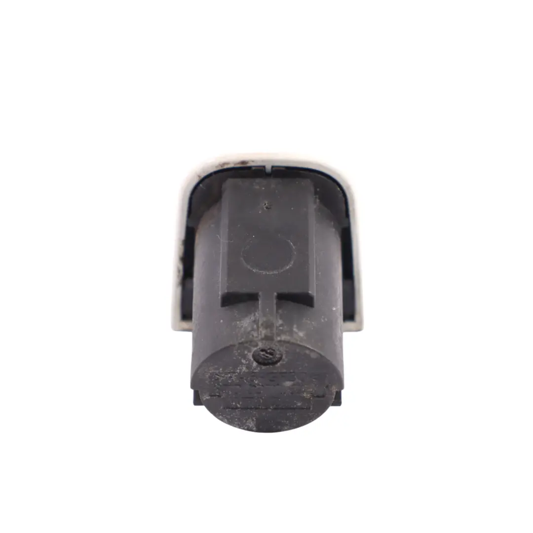 Griff Endkappe Abdeckung Vorne Hinten Beifahrer Amalfi Weiß - Y9K Audi A1 8X - SKU 8K0839879-AWH - Teilenummer 8K0839879