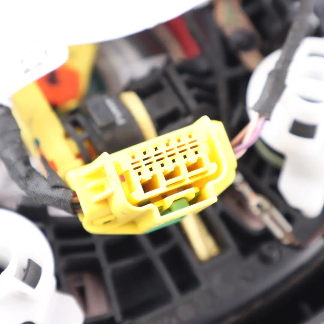 Steering Wheel Air Module to Audi A4 B8 with Part number 8K0880201AC Audi A4 B8 Steering Wheel Air Module - SKU 8K0880201AC - Part number 8K0880201AC