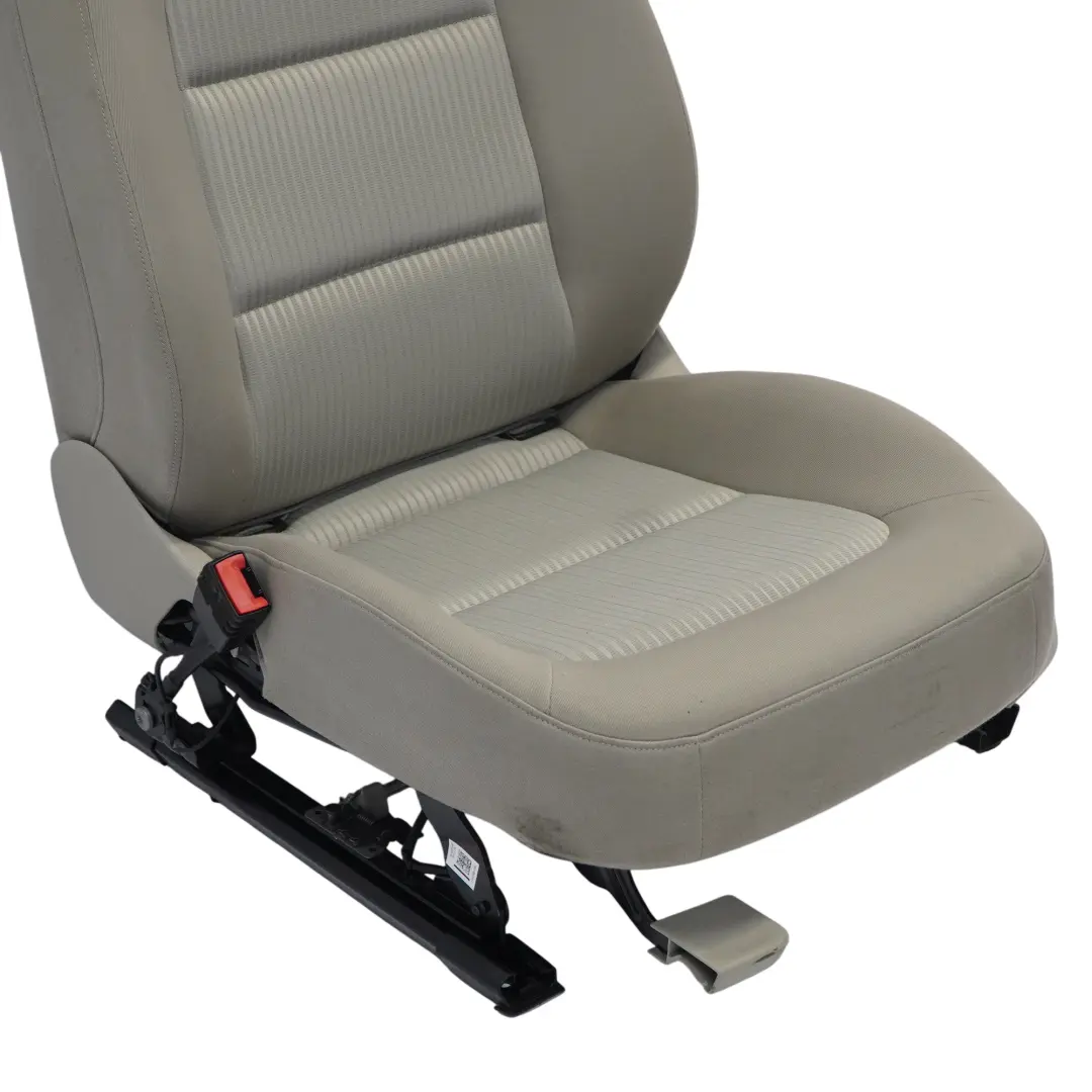 8K Sedile anteriore sinistro Interni Tessuto Tessuto Grigio Chiaro per Audi A4 B8 con numero di parte 8K0881805 Audi A4 B8 8K Sedile anteriore sinistro Interni Tessuto Tessuto Grigio Chiaro - SKU 8K0881805-2 - Numero di parte 8K0881805